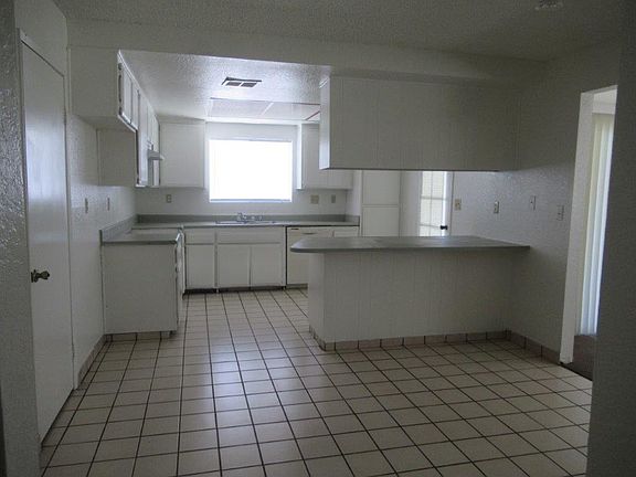 4th image of 6831 Amethyst Ave