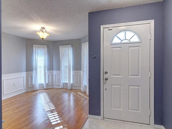 3rd image of 937 Claeven Cir