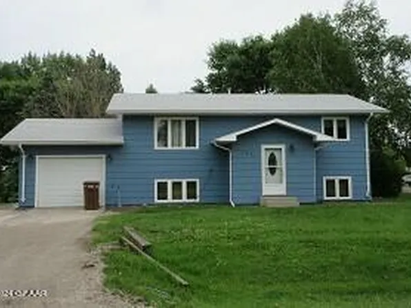 702 Morrison Ave, Thompson, ND 58278