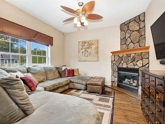 5th image of 88 Union Ave