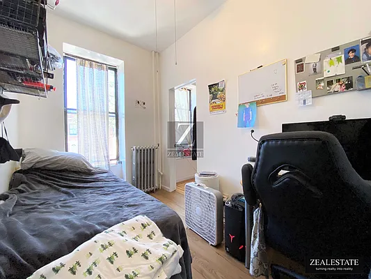 Rented by ZealEstate Group Inc | media 17