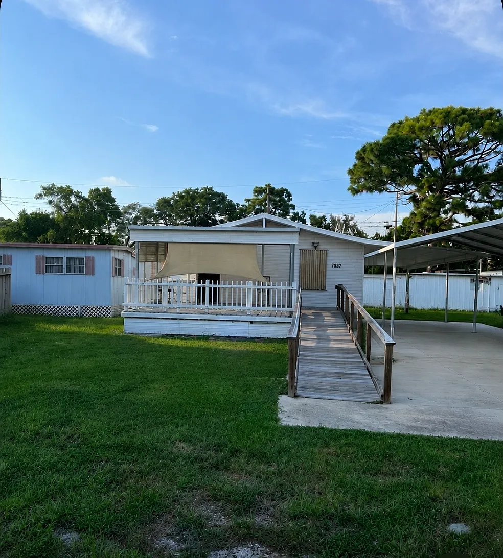 2 bed, 950 sqft, $1,680 — Photo 1