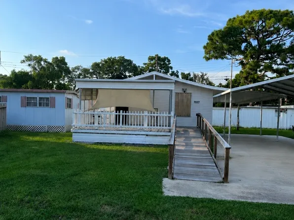 7037 Commons Blvd, Port Richey, FL 34668
