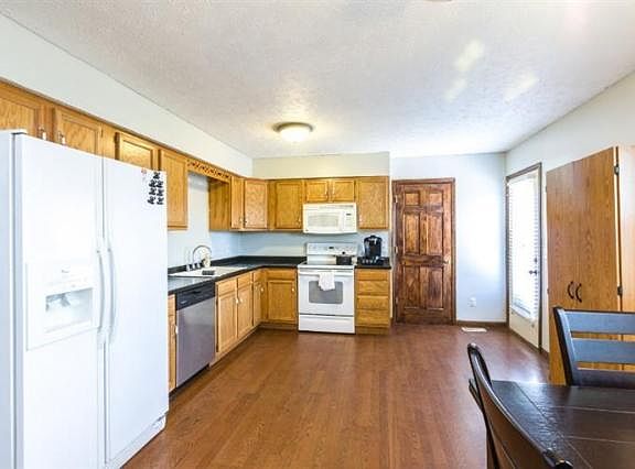 5th image of 7505 Winkler Dr