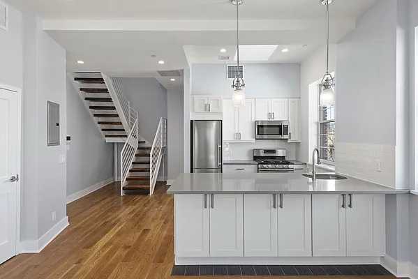 Rented by Compass | media 14