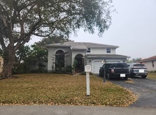 15010 E Falcons Lea Dr, Davie, FL 33331