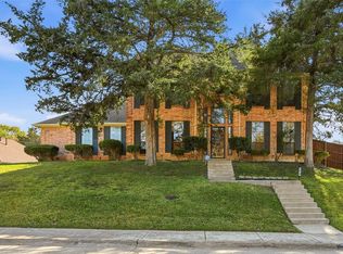 608 Ten Mile Dr, Desoto, TX 75115