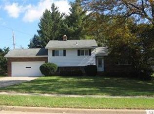5725 Bartlett Rd, Bedford Heights, OH 44146