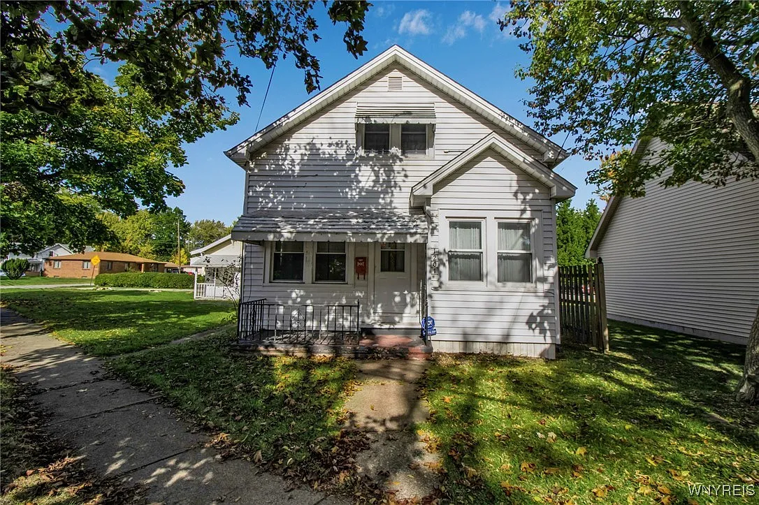 1201 Payne Ave photo 1