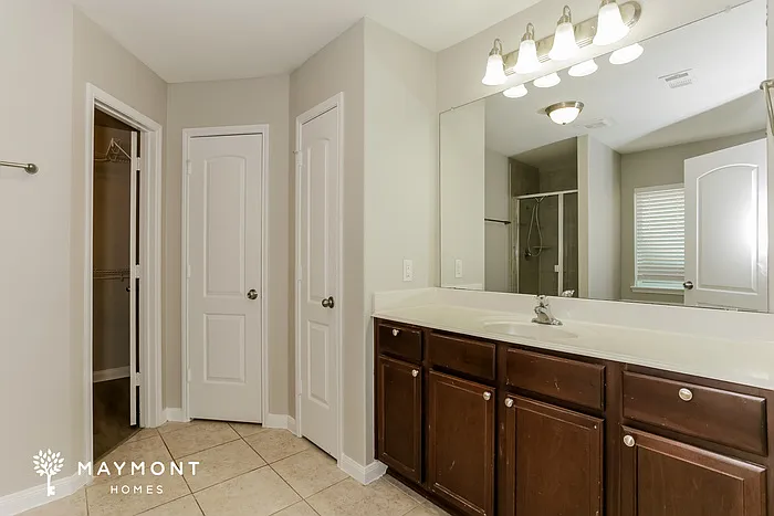 13120 Tower Ln — Photo 7