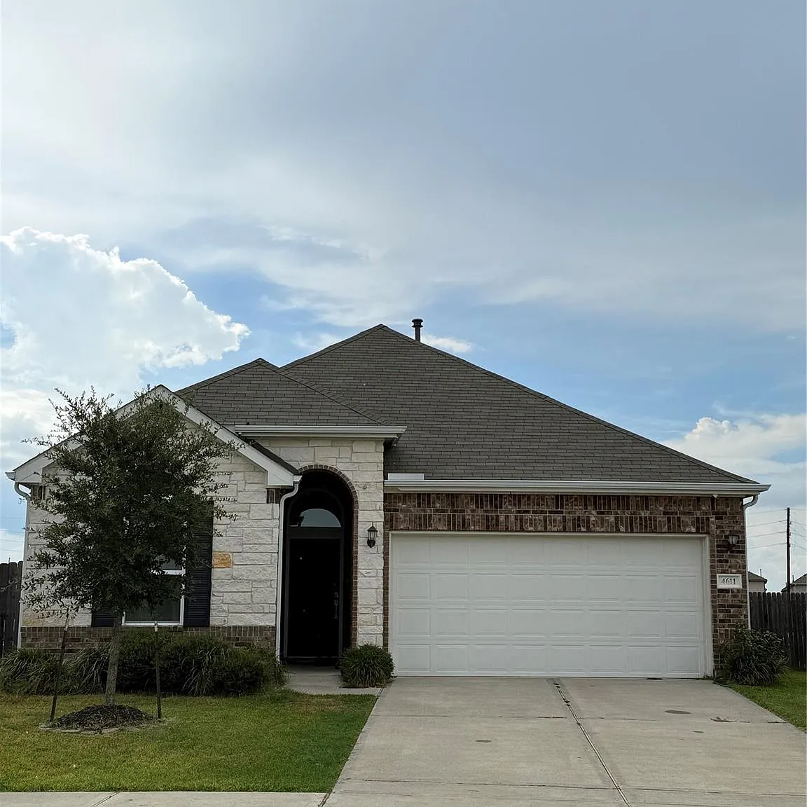3 bed, 2.0 bath, 1948 sqft, $2,950 — Photo 1