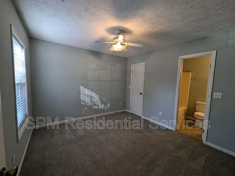 705 Varsity Dr — Photo 7