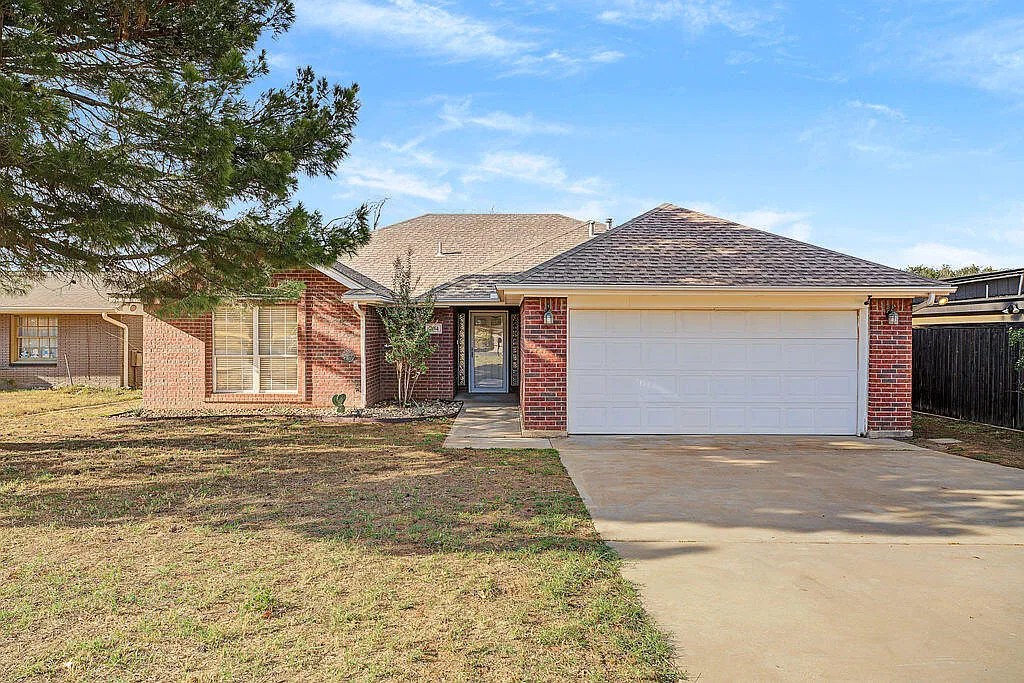3 bed, 2.0 bath, 1283 sqft, $2,500 — Photo 1