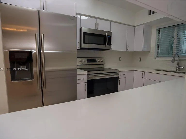 3755 NE 167th St #8 — Photo 23