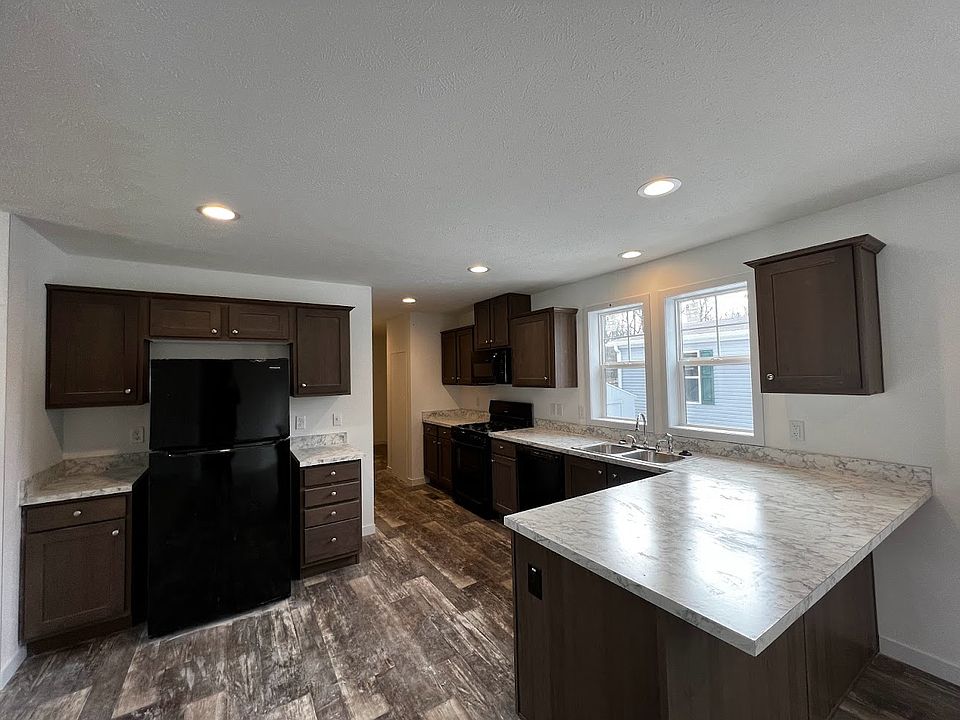 1st image of 236 Macoun #707