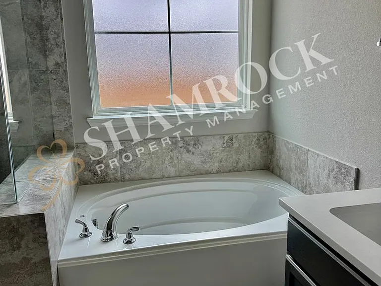 11328 Solar St — Photo 8