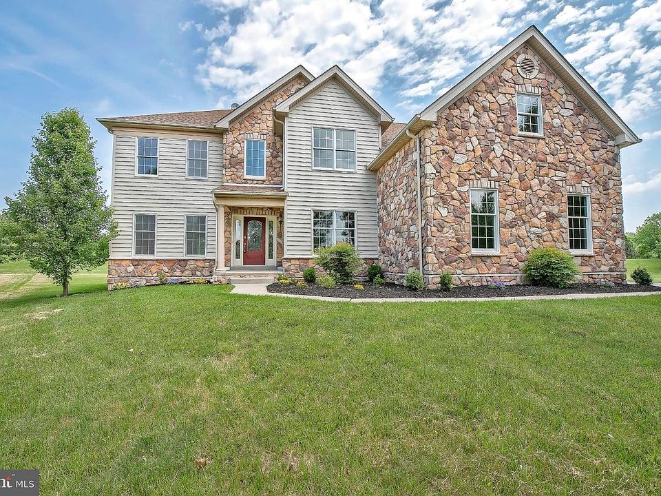 1st image of 617 Parkman Ct