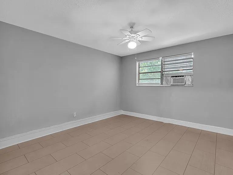 626 SW 14th Ave #204 — Photo 7