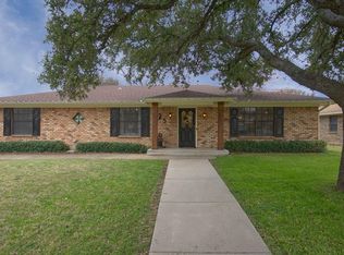 125 Amory Dr, Benbrook, TX 76126