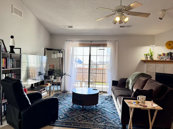 2890 Coral Ct, Coralville, IA