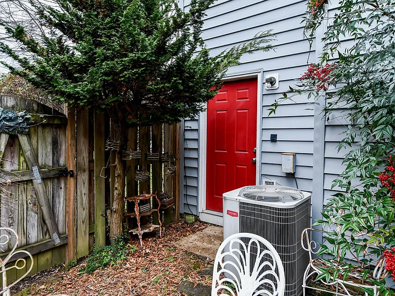 156 Barnsfield Ct — Photo 47