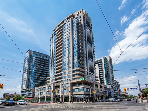 500 Saint Clair Ave W #1702, Toronto, ON M6C 1A8