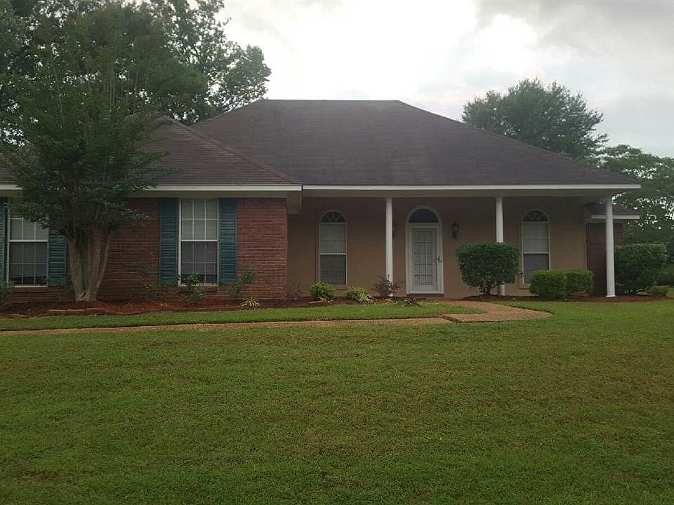 1st image of 808 Eagles Nest Dr