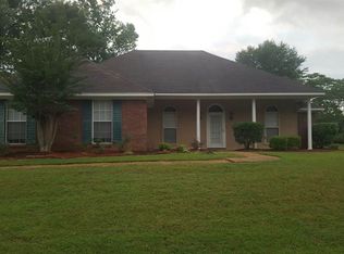 808 Eagles Nest Dr, Byram, MS 39272