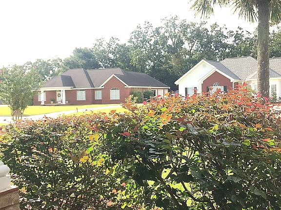 5th image of 106 Huntington Dr