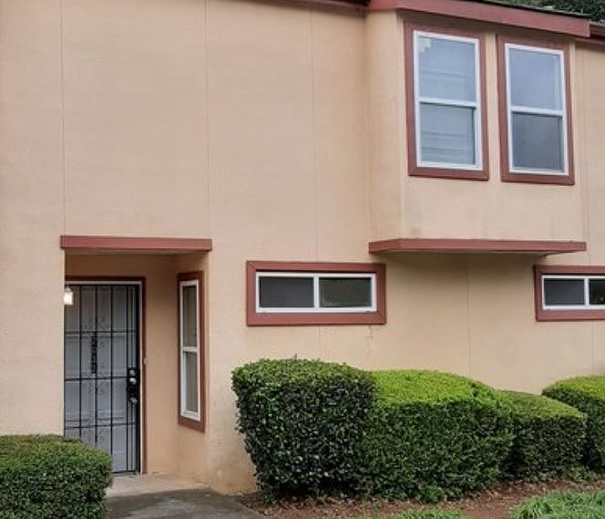 2032 - front pic_10242022