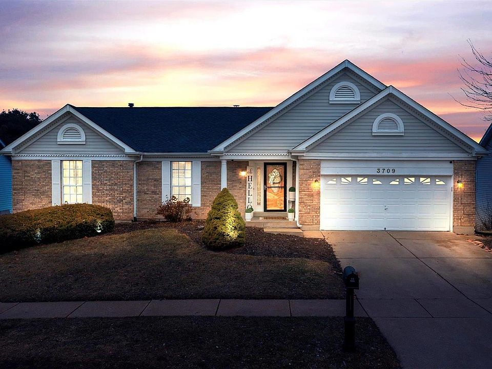 1st image of 3709 Avenue De Paris Dr