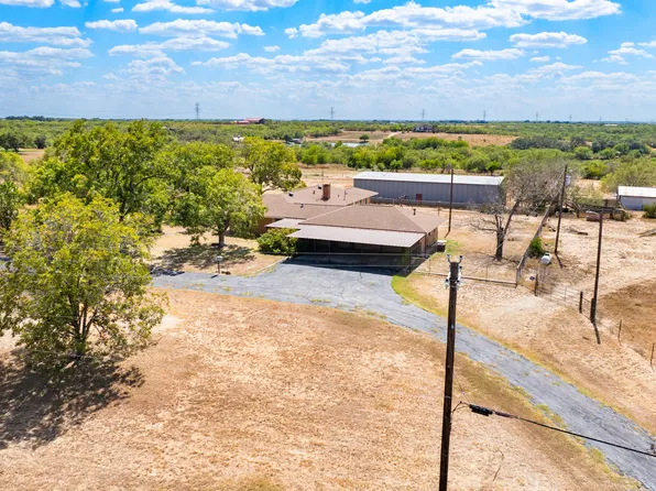 550 Bus Loop 181 S, Floresville, TX 78114