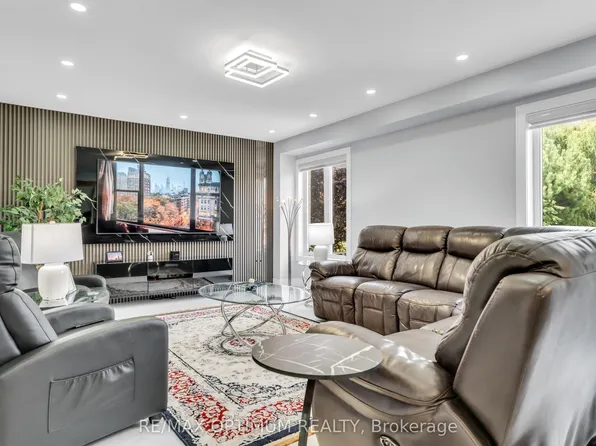 82 Penbridge Cir, Brampton, ON L7A 2R1