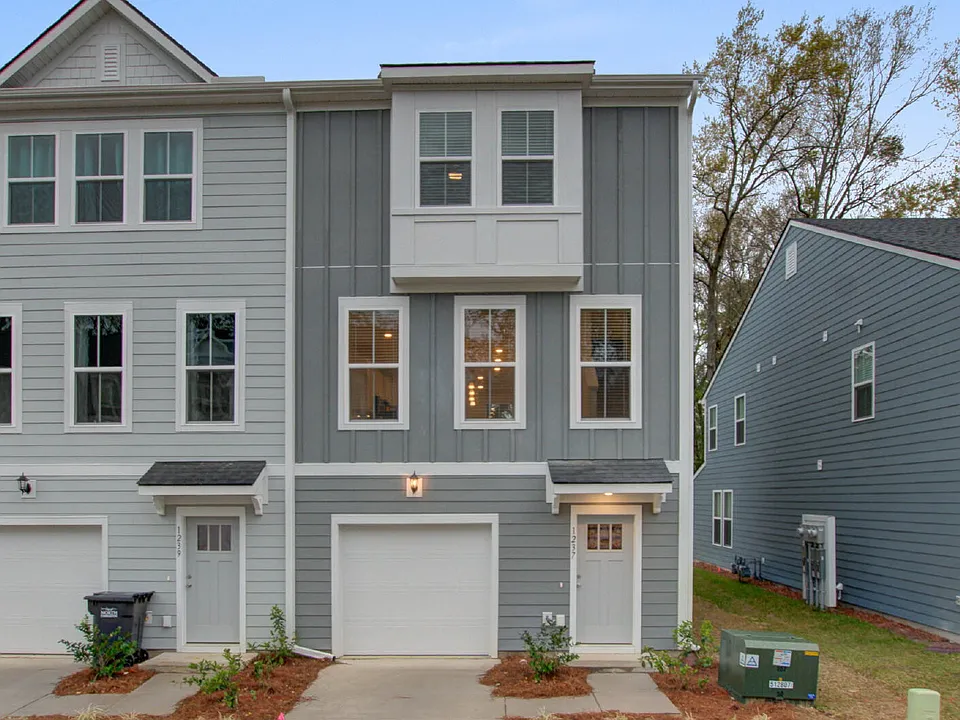 1237 Tice Ln