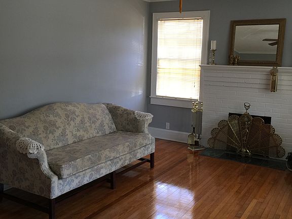3rd image of 20 Circle Dr