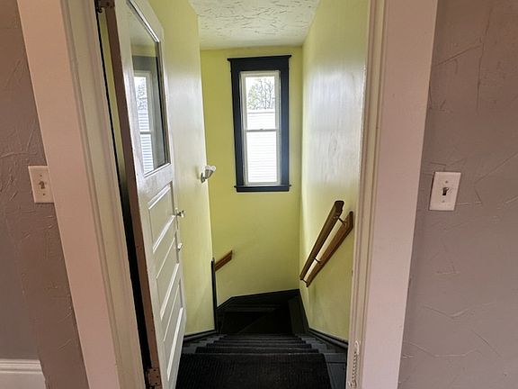 2nd image of 941 Jackson St N #W
