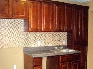 8812 129th St, Richmond Hill, NY 11418