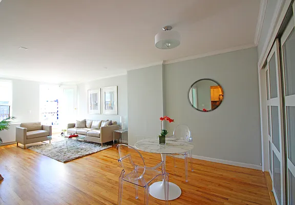 Sold by Valeo Realty Group LLC | media 8