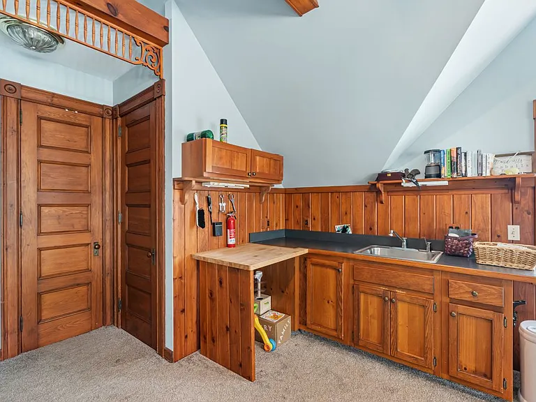 74 Shethar St #UPPER STUDIO — Photo 8