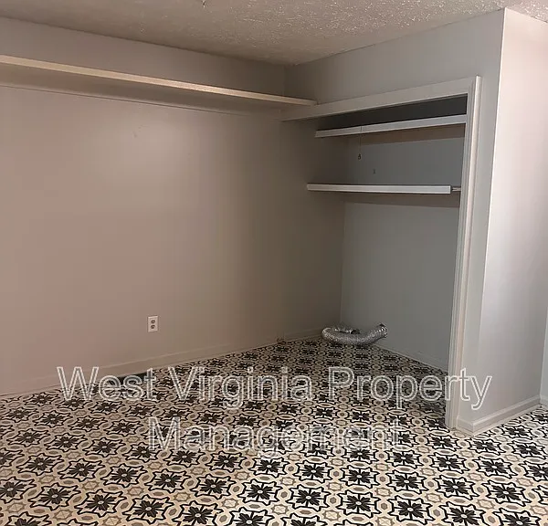 184 Wyndale Dr #2 — Photo 4