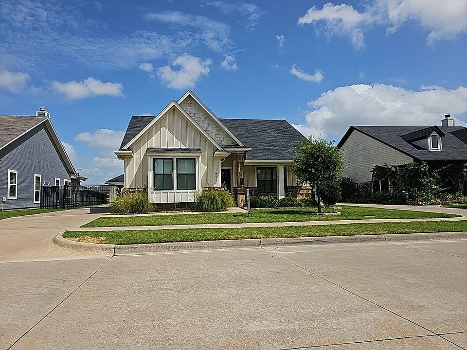 1st image of 1572 Lizzie Ln
