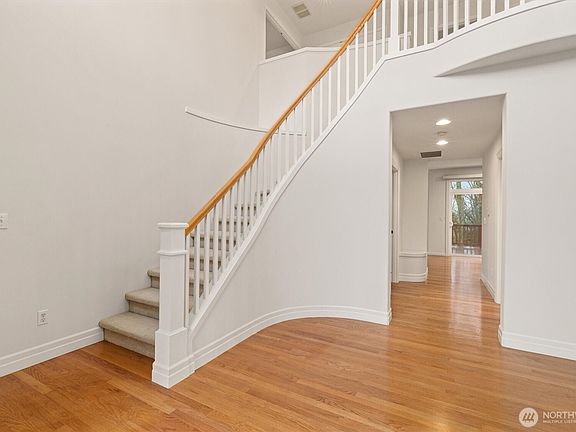 5th image of 3333 Lincoln Avenue NE