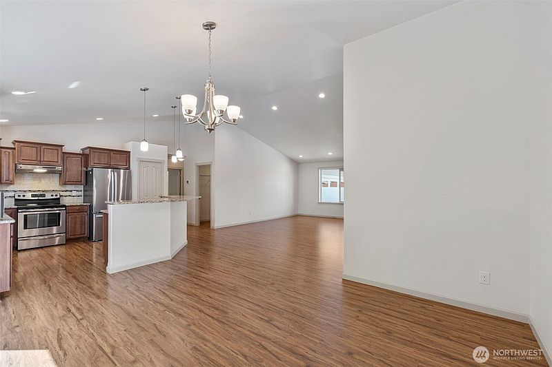 5th image of 1790 Westside Court