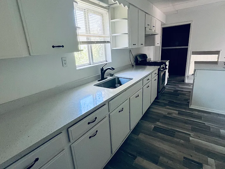 116 W Beverly Ave — Photo 18