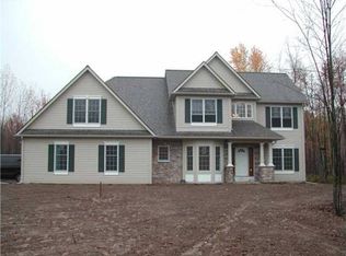 226 Woodsview Dr, Webster, NY 14580