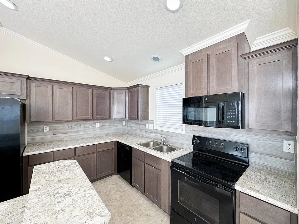 153 Cabrera St