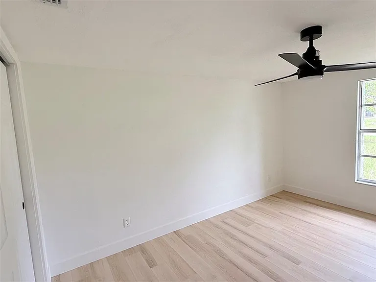 8512 Longboat Ln — Photo 18