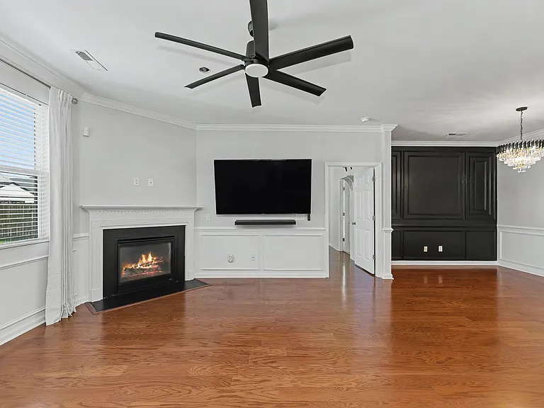 247 Clayburne Dr — Photo 7