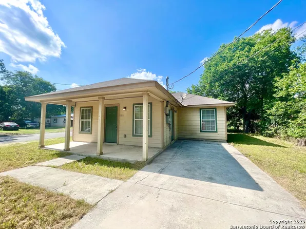 508 Pitts St, Seguin, TX 78155