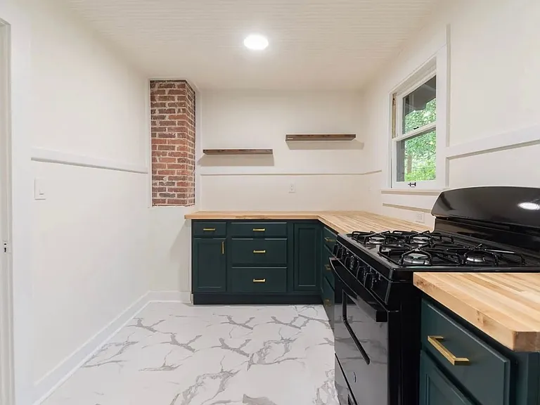 722 NE 4th Ave — Photo 11